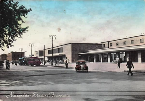 1904) CARTOLINA ALESSANDRIA STAZIONE FERROVIARIA ANIMATA VIAGGIATA - Picture 1 of 2