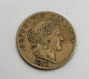 Excellent 1962 Republica Peruana 5 Centavos Coin Token - Picture 1 of 2