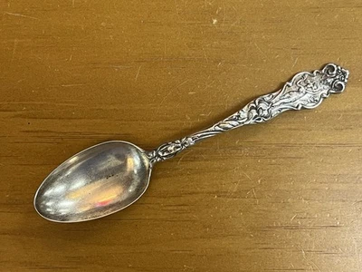 1902年华莱士伊里亚图案纯银纪念品勺子 — 第 1/4 张图片