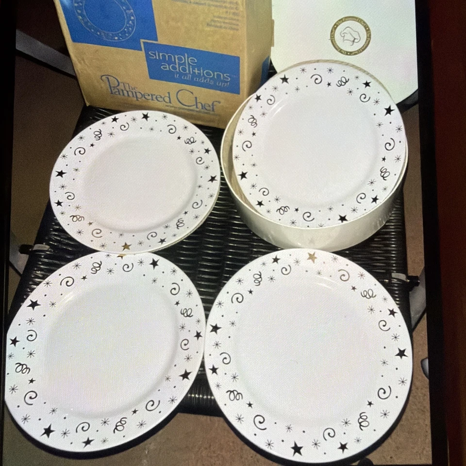 Juego de cuatro (4) platos de postre de chef mimados redondos de 8" oro blanco 1996 en caja NUEVO Foto 1 de 4