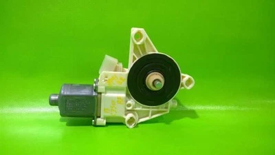 08-14 MERCEDES BENZ C350 PASSENGER RIGHT FRONT WINDOW MOTOR OEM 3991-52 - Image 1 of 3