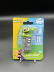 Sesame Street Oscar the Grouch Mini Figure New In Unopened Packaging Ships Free
