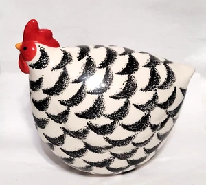 Estatuilla de Pollo 7" Alto Cerámica Blanco y Negro Granja - Imagen 1 de 8