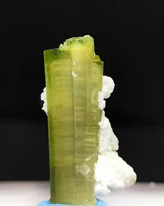 3,88 g natürlicher Bündel grüner Turmalin Kristall aus Chapu Mine Skardu. - Bild 1 von 6