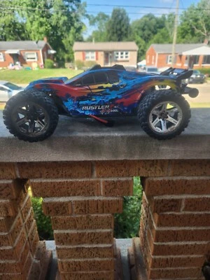 Camión de estadio Traxxas Rustler 4 x 4 VXL sin escobillas - rojo 67076-4 Foto 1 de 4