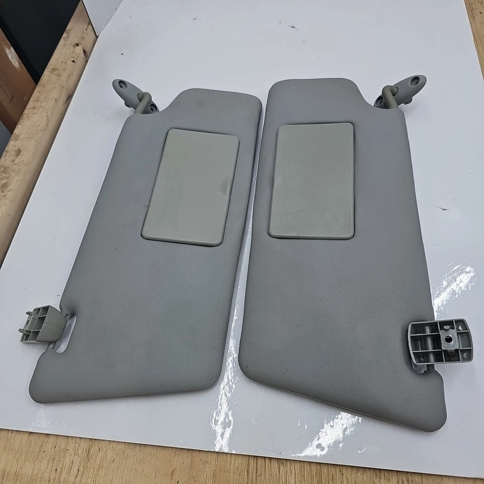 2000-2007 Ford Focus Driver Passenger Side Sun Visor Pair Set Gray Vinyl - Image 1 of 3