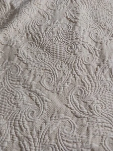 Egyptian 100% Bed Spread Quilt Throw 72 X 82 Beige Light Yellow By Options Co. - Picture 1 of 9