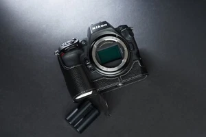 Funda protectora de cuero genuino con media cámara para Nikon Z8 - Imagen 1 de 37