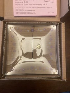 NIB Pampered Chef Glass Square Pink Daisy Dessert Plates #2818 (Set of 4) 6 Inch - Picture 1 of 1