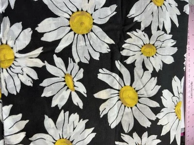 Ropa De Colección Años 80 Tela Margarita Negra Blanco Amarillo Polialgodón 46" x 44" F61 Foto 1 de 4
