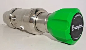 Swagelok KCY1JRA412E20000 Pressure Regulator HP Max 3500 PSIG, LP 0-500 PSIG - Picture 1 of 5