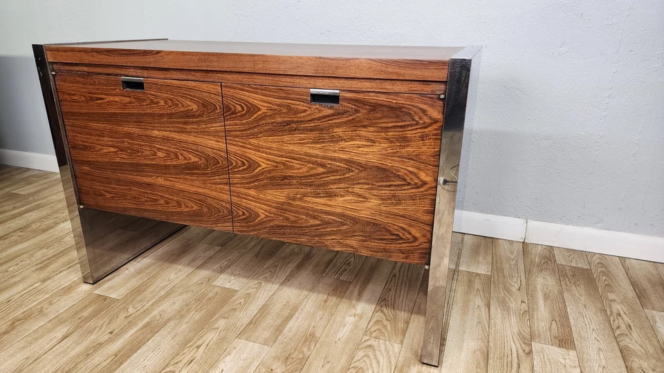 Roger Sprunger para Dunbar Rosewood Credenza cromo años 70 Foto 1 de 4