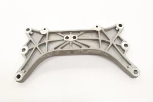 2014 - 2024 MASERATI GHIBLI RWD TRANSMISSION MOUNT SUPPORT BRACKET OEM 670003953 - Bild 1 von 12