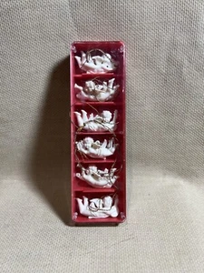 6 Vintage Hard Plastic Little Christmas Angels - Cherubs -Putti-Made in Germany - Picture 1 of 6