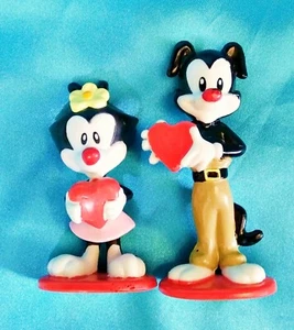 2 ANIMANIACS - YAKKO & DOT Valentines Day PVC 2-2.5" Figure Elmers 1997  - Picture 1 of 3