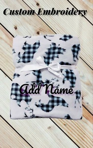 Manta de bebé personalizada/con monograma Woodland gris y verde azulado a cuadros Minky polar  - Imagen 1 de 4
