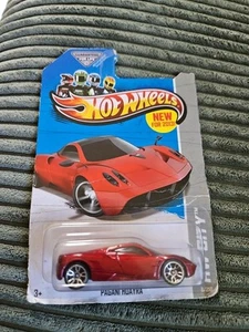 HOT WHEELS ~ PAGANI HUAYRA ~ 8/250 ~ HW CITY 2013 ~ RED Diecast Toy Car HW - Picture 1 of 3