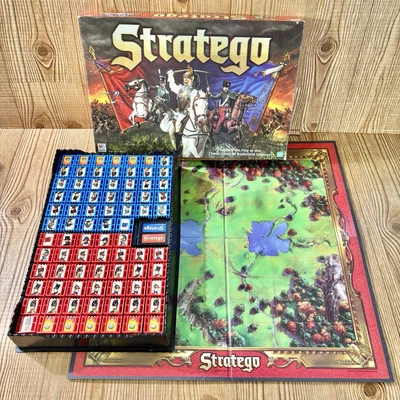 Vintage STRATEGO Capture The Flag MB Hasbro Battlefield Strategy No Manual 1999 - Image 1 of 4