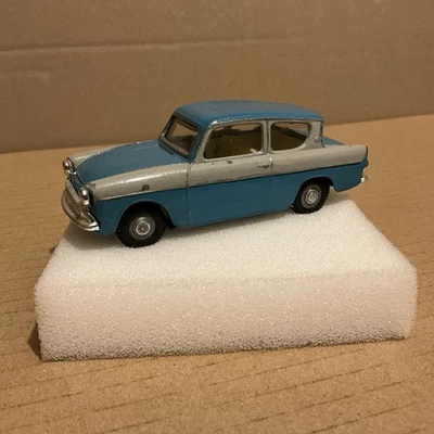 Ford Anglia Spot On Triang Nº 213 - Modelo Restaurado Foto 1 de 4