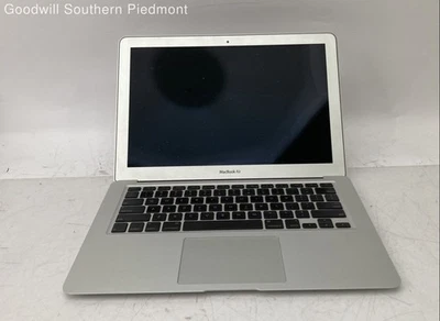Apple MacBook Air Late 2010 13" Intel Core 2 Duo SL9400 2GB RAM 120GB SSD - Image 1 of 4