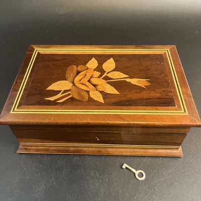 Caja de incrustaciones florales de madera de colección joyero tocador recuerdo de costura con cerradura y llave 9,5" Foto 1 de 4
