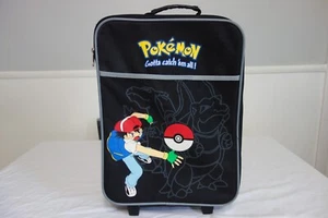 Pokemon Gotta Catch 'Em All! Rollkoffer Ash Throwing Pokeball Charizard - Bild 1 von 8