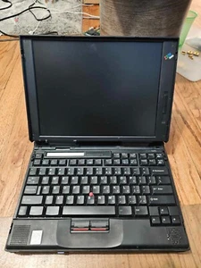 Vintage IBM ThinkPad 760XL Untested 32MB RAM 3GB HDD Type 9547 Laptop Computer - Afbeelding 1 van 11