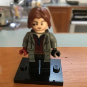 NEW - LEGO Minifigure JURASSIC WORLD jw095 Rainn Delacourt - Bild 1 von 2