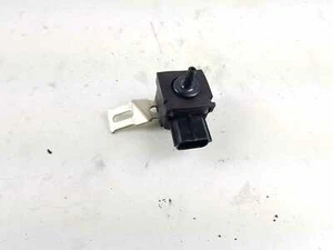 Suzuki M800/VZ800 INTRUDER WVB4/05 Bj: 05-08 Unterdrucksensor - Bild 1 von 3