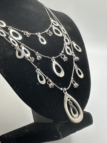 VETEMENTS Nuova collana Worthington 3 livelli tono argento lucido con cristalli trasparenti splendida