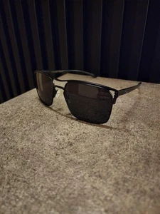 Oakley Holbrook TI Titanio Metal Marco Negro Prizm Lente Polarizada NUEVO - Imagen 1 de 10