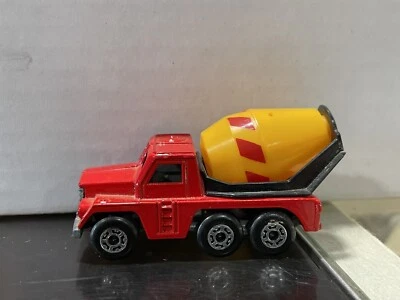 VTG 1976 MATCHBOX SUPERFAST NO. 19 CEMENT TRUCK DIE CAST - Image 1 of 4