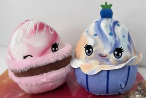 ¡Lote de 2! Muffin de arándanos y helado de fresa Squishmallow usado - Imagen 1 de 3