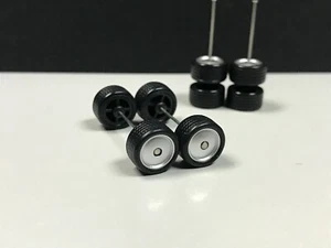 R139 1:64 Set Ruote Calde Pneumatici Piders Real Riders PIATTO LUNA 10 mm Ruote in Gomma - Foto 1 di 4
