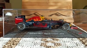 Red Bull RB12 Max Verstappen Scala 1:24 - Foto 1 di 5