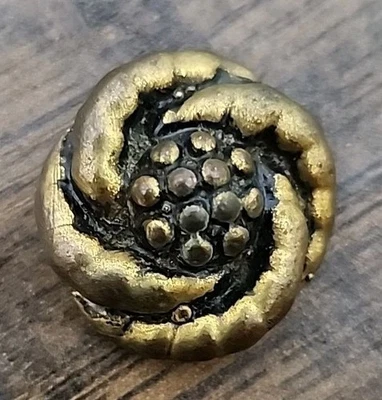 Vintage Antique Brass Metal Flower Button 33.79mm - Image 1 of 4