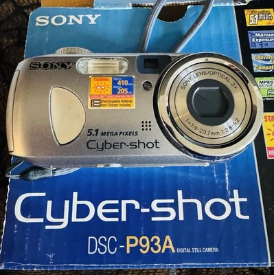 Working Sony Cyber-Shot 5.1 Mega Pixels DSC-P93A Digital Camera w/original box.  - Image 1 of 3