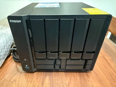 QNAP TS-932X 9-bay NAS 10GbE quad-core - Immagine 1 di 4