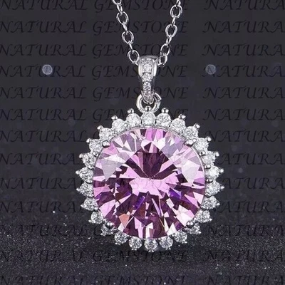 Colgante de diamantes y zafiros naturales de forma redonda de 5,50 quilates enchapado en oro blanco de 18 quilates Foto 1 de 4