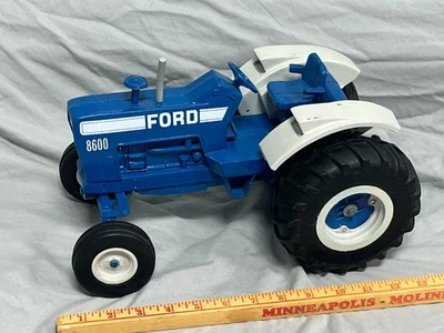 FORD 8600 Tractor ERTL 1:12 Diecast Heavy Toy Nice Original HEAVY - Image 1 of 4