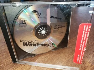 Vintage Microsoft Windows 95 w/ Games, P/N 000-45234, Disc + Jewel case PC disc - Picture 1 of 3