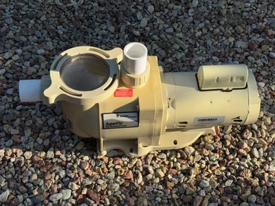 Pentair SuperFlo 1/2 HP  115/230V 1PH single speed pool pump and motor - Image 1 of 4