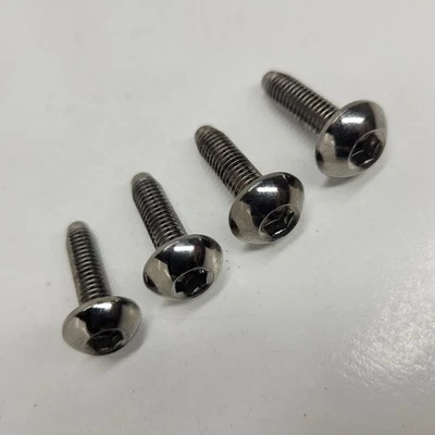 Комплект из 4 оригинальных винтов для ободка радиоприемника Toyota RAV4 2001-2003 годов выпуска - Изображение 1 из 4