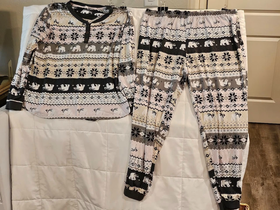 Par de pijamas Secret Treasures para mujer talla XL Foto 1 de 4