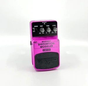 Behringer DM100 Distortion Modeler Stereo Digital Effektpedal für Gitarre SEHR GUT - Bild 1 von 5