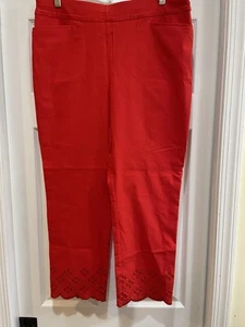 Chico's Brigitte Eyelet Capri Pants Women’s Chico's 1.5R (US 10R) Red Stretchy - Picture 1 of 8