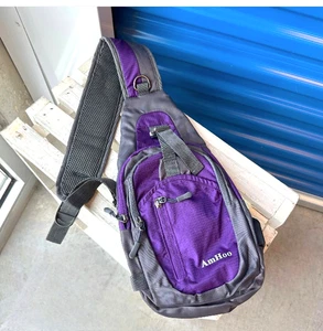 AmHoo Sling Rucksack Crossbody Schulter Freizeit Tag lila/grau verstellbar Reise - Bild 1 von 12