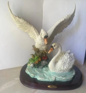 The Juliana Collection-Pair of Swans-Figurine - Picture 1 of 10