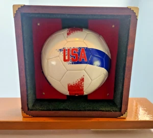 USA Original Fußball Ball Wanddeko Unikat Fußball Geschenk Auszeichnung - Bild 1 von 20
