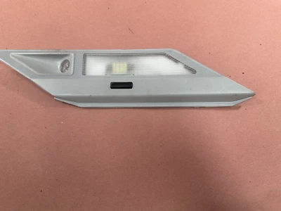 Cúpula interior trasera derecha gris luz de lectura OEM BMW E38 740IL 740I Foto 1 de 4